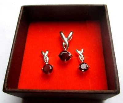 Parure Pendentif boucles d'oreille rhodié argent poli rubis bijou élégant écrin - Photo 1/3