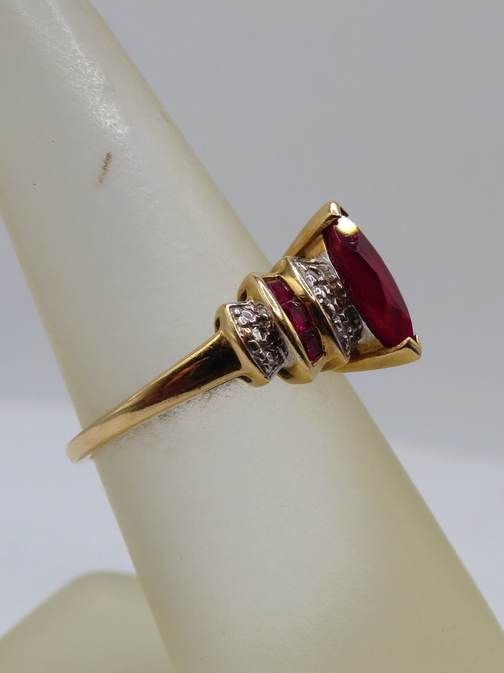 LOVELY 10k YELLOW GOLD RING w 7 LAB-CREATED RUBIES & 2 DIAMONDS - SIZE ...