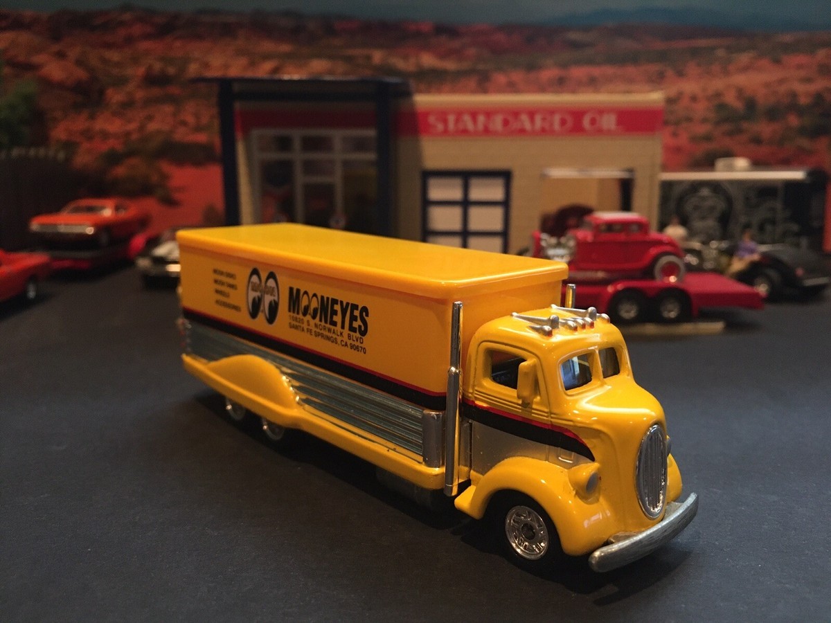 1:64 Hot Wheels Limited Ed Mooneyes Moon Equipped 1938 38 Ford COE