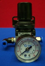 SMC NAR2000-N01 0-160PSI,0-11 KGF/CM2 PNEUMATIC REGULATOR PRESSURE GAUGE GAGE