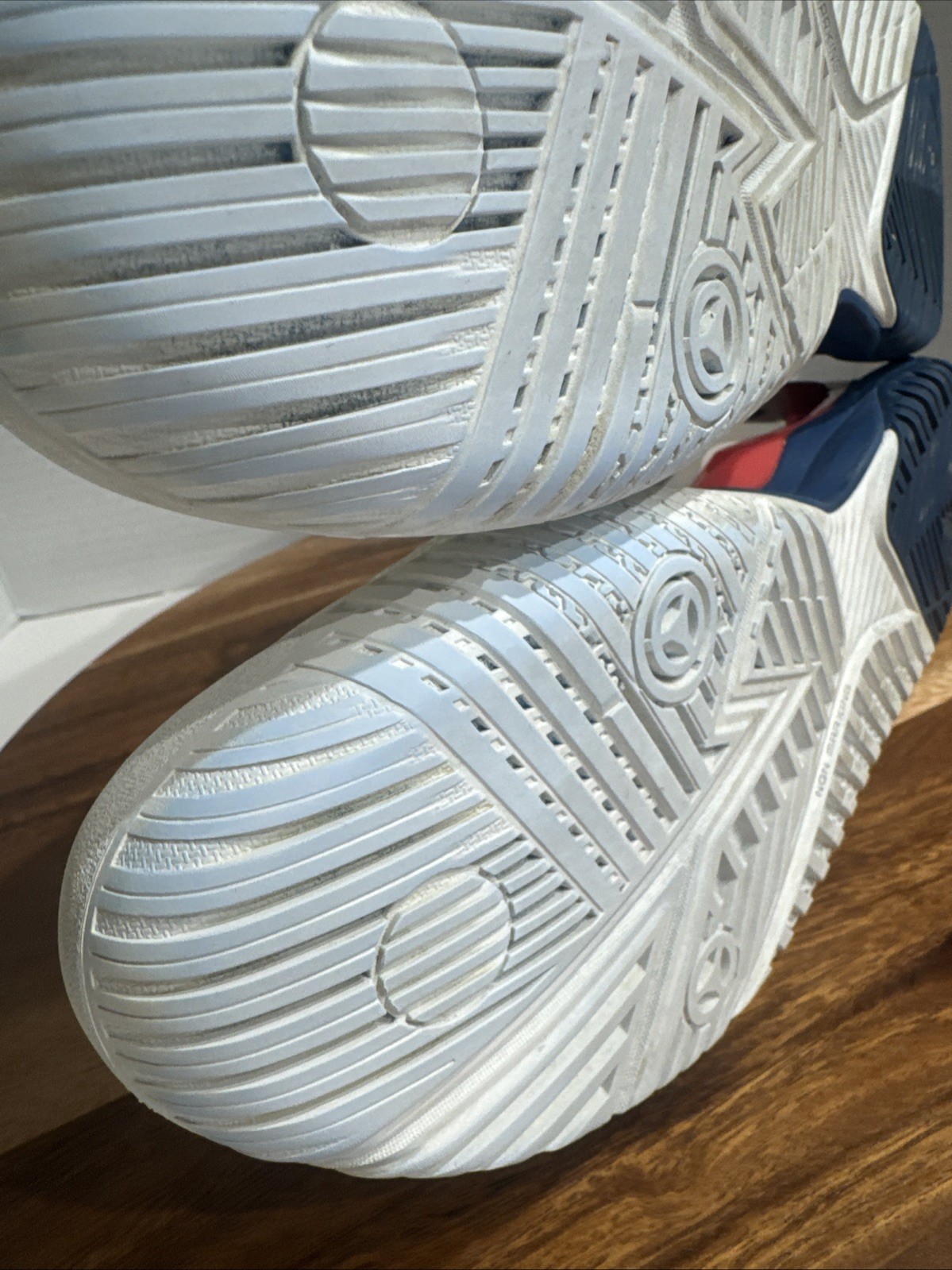 Asics GEL-Resolution 8 Model - F450124 Tennis Shoes Men’s Size 9 thumbnail 11