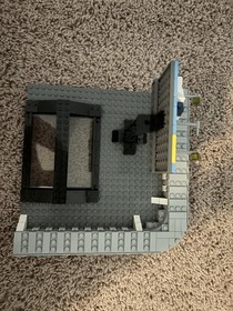 Lego Modular Set 10211: The Grand Emporium *READ DESC*