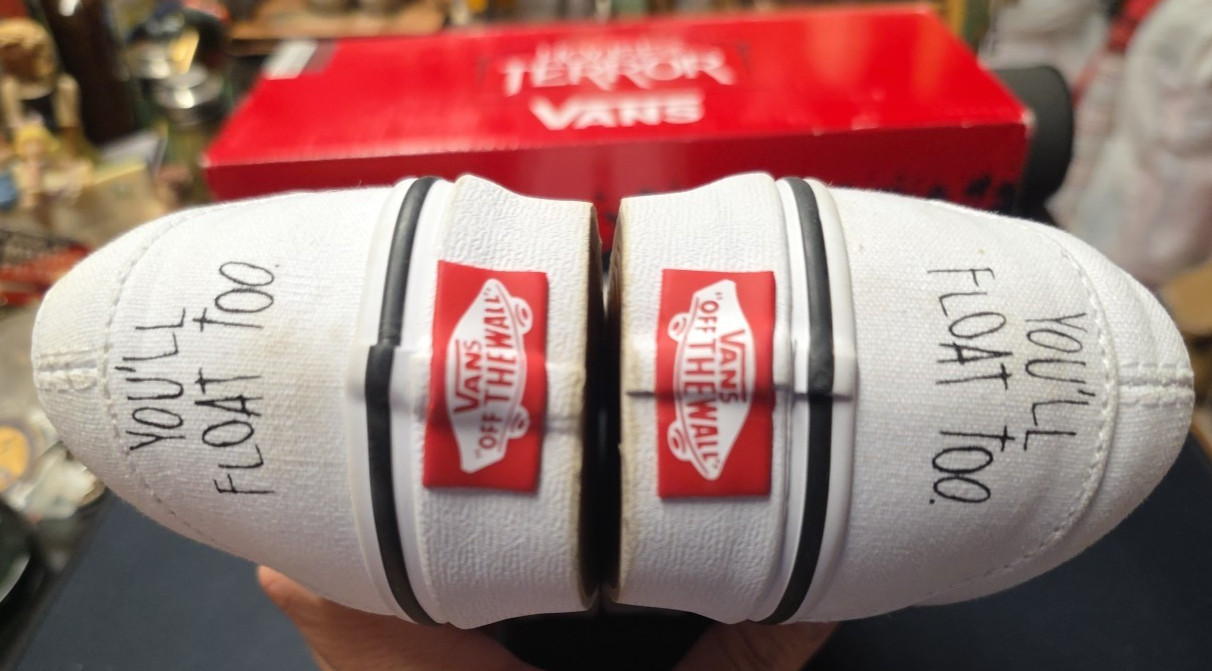 Vans Classic Slip-on X House Of Terror "It Pennywise" 5.5 Womens/4.0 Mens Rare thumbnail 22