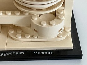 LEGO ARCHITECTURE: Solomon Guggenheim Museum (21035) With Box And Instructions.