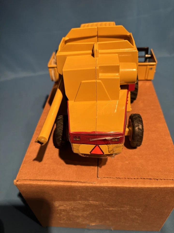 1/32 Vintage New Holland TR96 "Edición Especial 1987" Bonita Combinación de Juguete, Usado Foto 4 de 4