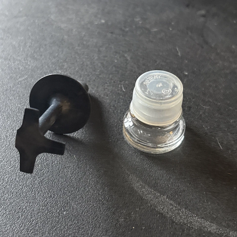 Juego de jarra de aceite y vinagre Pyrex vintage con bandas doradas un tapón no correcto Foto 4 de 4