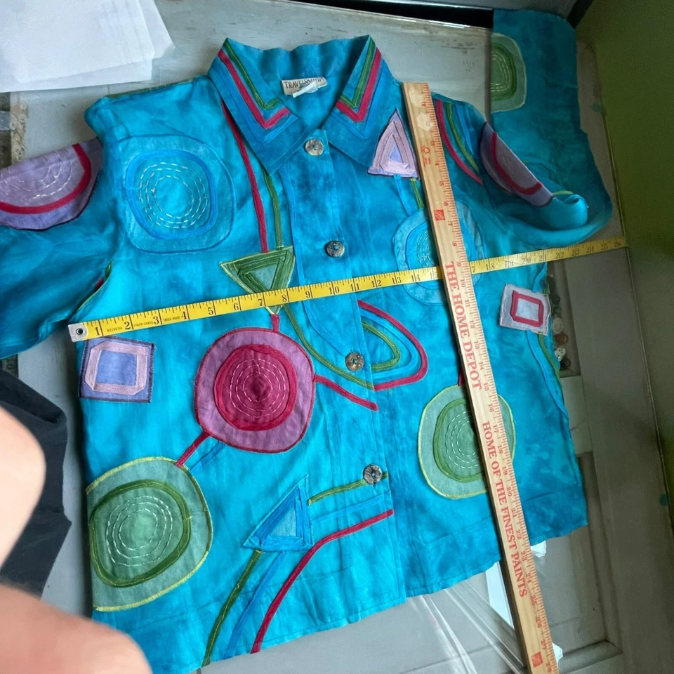 Jaqueta de seda Travel Smith tamanho pequeno botão frontal bordado patchwork vintage - Imagem 3 de 4