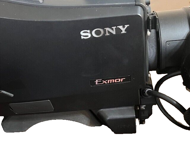 Caméra Professionnelle Sony HXC-D70K - HD, Zoom 14x, Neuve