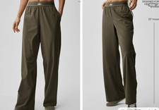 alo yoga Suit Up Trouser in OLIVE TREE, NWT , XS  .orig 138. Long Length 33  