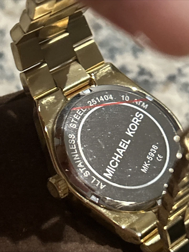 Reloj Michael Kors Channing MK5936 para mujer acero inoxidable esfera analógica tono dorado Foto 4 de 4