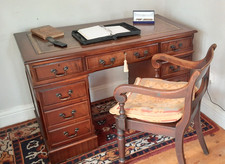 Vintage Reproduction Twin Pedestal Writing Desk Leather Inlay 8 Drawers With Key