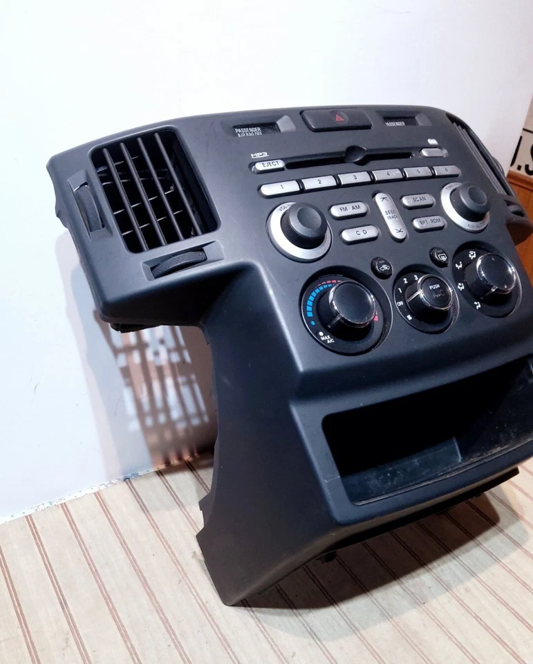 Placa frontal de radio Mitsubishi Endeavor 2006-2008, control de clima y bisel OEM  Foto 4 de 4