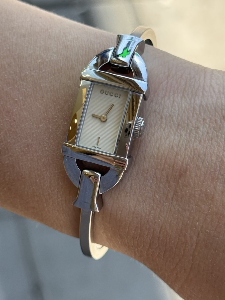 Gucci Bangle Watch Quartz Lady Stainless Steel Swiss Made 6800 L