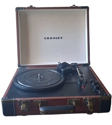 Crosley Executive Deluxe (Model CR6019E-BR) 