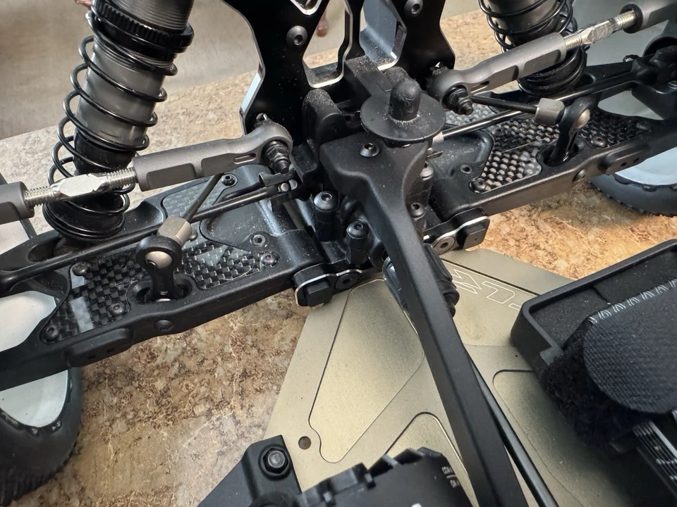 New Team Losi Racing TLR 8ight X/E 2.0 1/8 Scale Buggy RTR Over $1600 Invested - Image 4 of 4