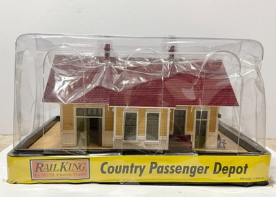 Rail King MTH 0 Gauge 30-90303 Country Passenger Depot Maroon/Cream - NEW