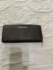 MICHAEL KORS Black Zip Around Wallet Medium Used Good Condition
