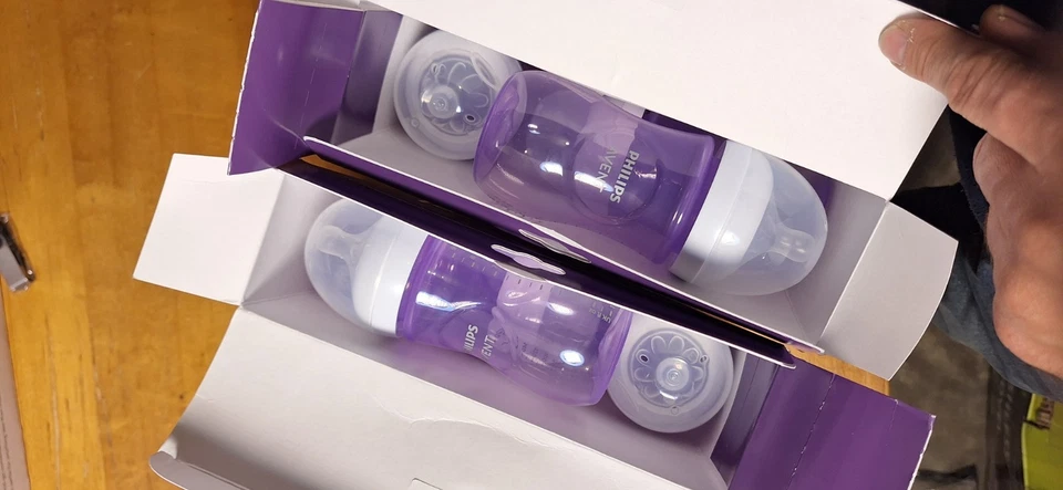 Lot Philips AVENT Natural Baby Bottles with Natural Response Nipple, 9 Oz,4 Pack - Image 4 of 4