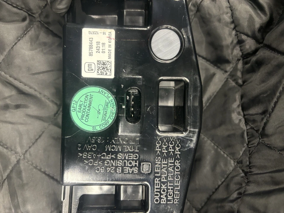 2025 Cadillac Escalade Front And Rear Emblems - Image 3 of 4