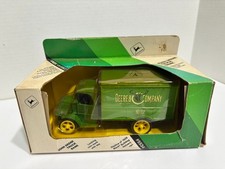 ERTL 1/38 Scale John Deere Truck Bank 5534 Die-Cast Metal Replica 1926 Mack Van