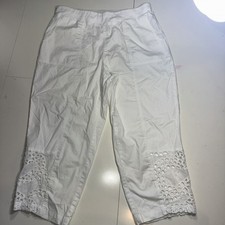 121. Chico  s Zenergy Crop Capri Pants White With Lace Sz 1 US 6 Cuff