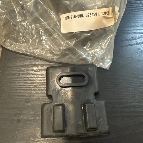 New Honda ATC90 gas tank rubber pad # 17506-918-000 ATC 90 US90 79-80 ATC110 110