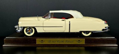 Cadillac ダンバリーミント1953 ミニカー ホワイト Danbury Mint 1953 Cadillac Eldorado 1:16 Diecast Car Ivory Red w