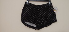 New one hart shorts Size s NWT