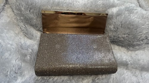 Gold Metalic Make Up Purse Magnetic - Picture 3 of 4