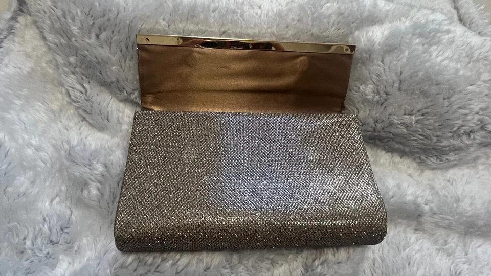 Gold Metalic Make Up Purse Magnetic. - Изображение 3 из 4
