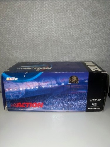 Kevin Harvick #29 GM Goodwrench Service Plus Looney Tunes 2001 Slammed Suburban - Picture 3 of 3
