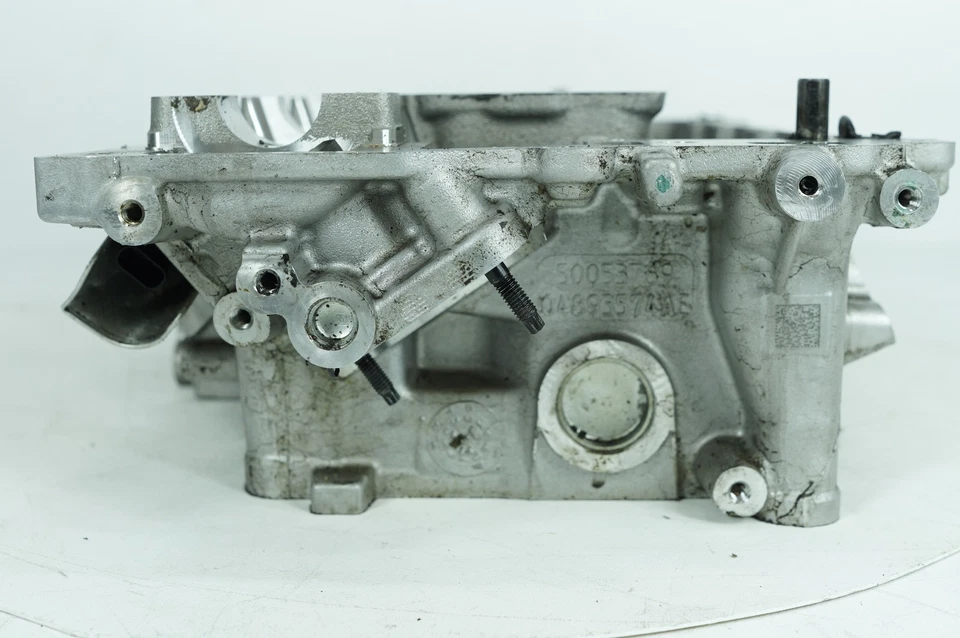 17-19 Alfa Romeo Giulia TI Q4 OEM Motor Culata 04893574AE Foto 2 de 4