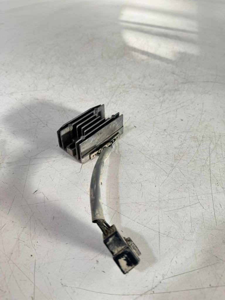 2001-2007 SUZUKI DRZ250 VOLTAGE REGULATOR RECTIFIER OEM 32800-13E11 #272