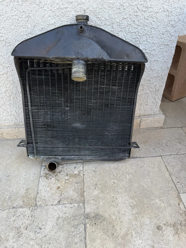 Radiador Ford Modelo T retirado del Modelo T 1922. Foto 2 de 4