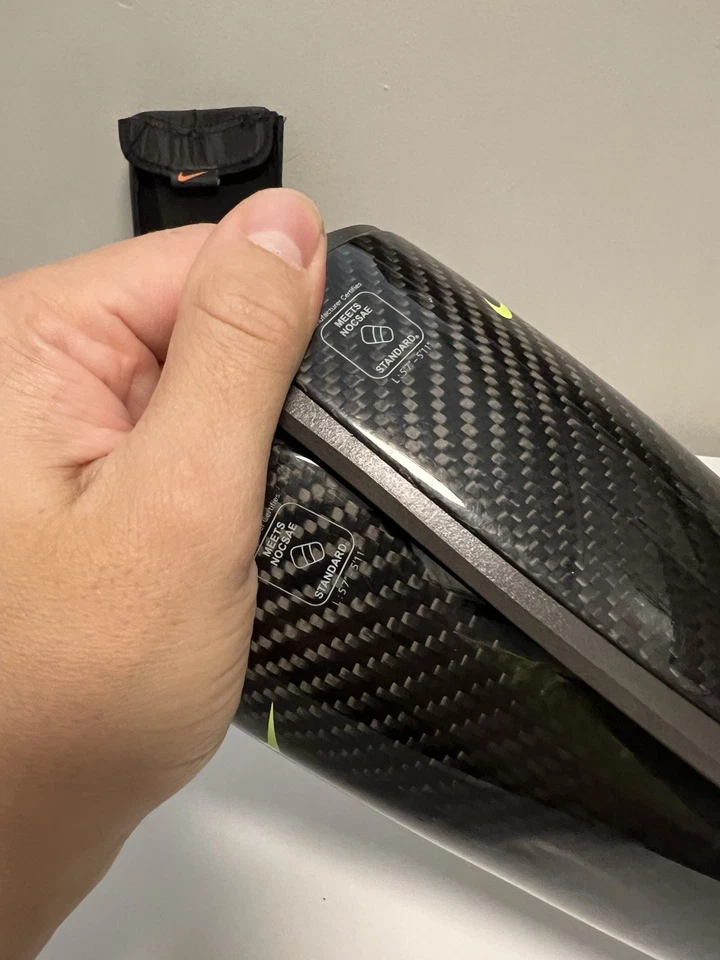 Nike Mercurial Blade Carbon Fiber Shin Guards Size: L - Image 3 of 4