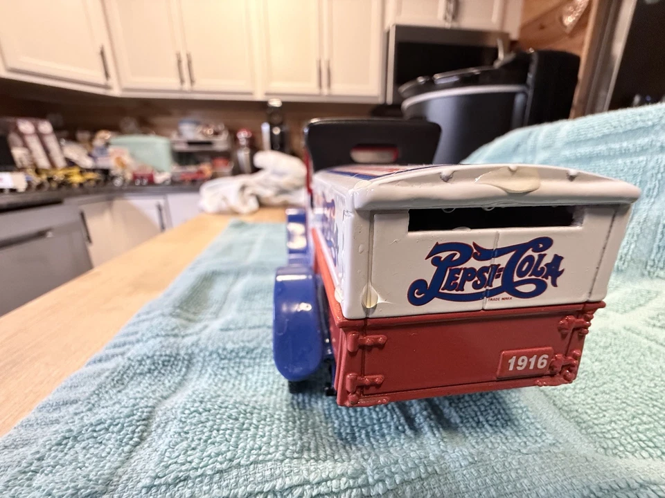 Pepsi-Cola ~ 1916 Studebaker Pickup, ~ Diecast Lockable Coin Bank # 22519 NIB - Image 4 of 4