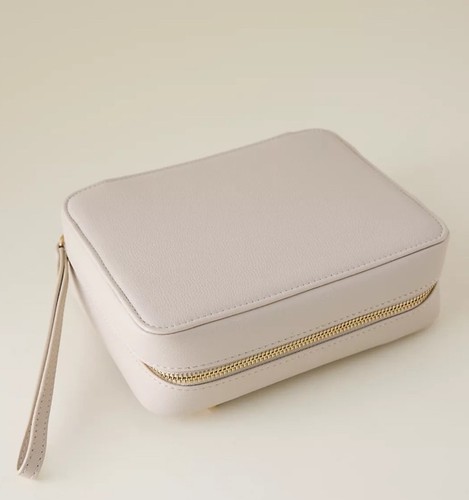 Brandneu mit Etikett Stackers beige Zopfmuster Ordnung Tasche - goldener Reißverschluss