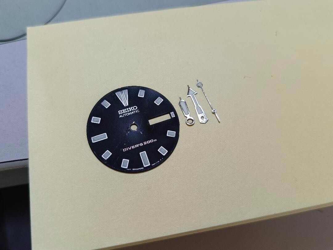 GENUINE SEIKO SKX173 SINGAPORE BLACK DIAL W/ HANDS 7S26-0029