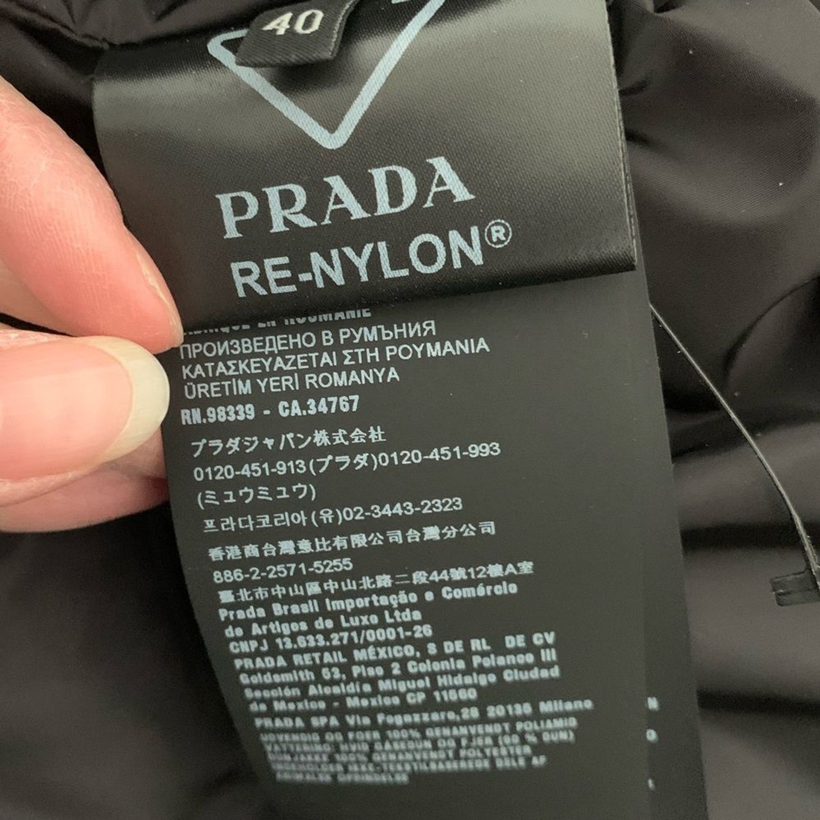 RRP$4,000 Prada Re-Nylon down puffer logo jacket in black NWT IT40 image 10