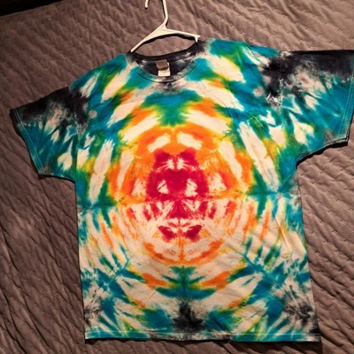 Unique Handmade XL Extra Large 100 % Cotton Hanes Starburst Tye Dye Shirts
