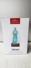 2024 Hallmark Ornament CONSTANCE HATCHAWAY Disney HAUNTED MANSION Magic