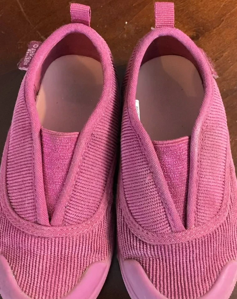 Zapatos Oshkosh B'Gosh Niño Pequeño Talla 7 Niña Borgoña Pana Sin Cordones Flexibles Usados en Excelente Condición Foto 3 de 4