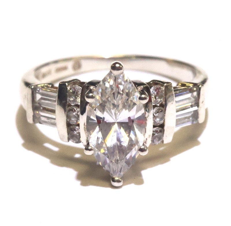 925 sterling silver Marquise CZ cubic zirconia Engagement fashion ring 3.5g