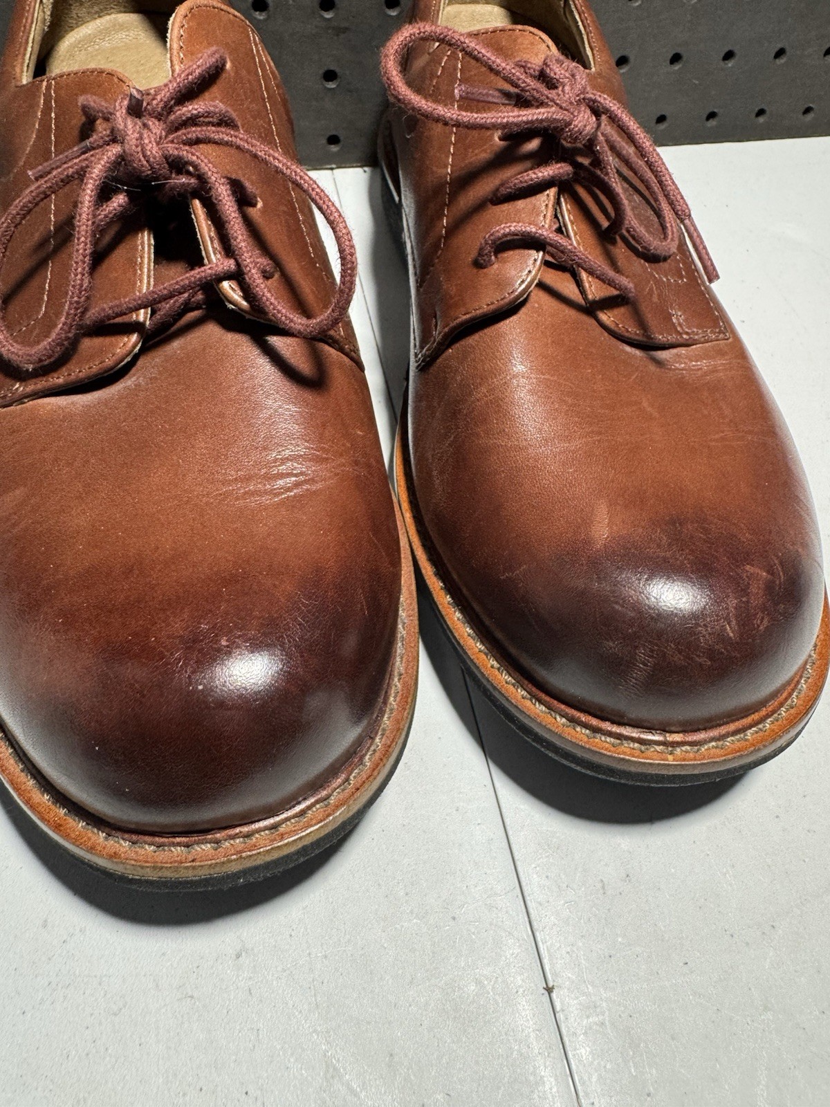 SAOLA Oxford Dansko 'josh' punta liscia derby in pelle di vitello anticato mogano taglia 41