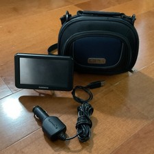 Garmin NUVI 50 GPS Bundle with Car USB Chargers Carrying Case