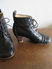 John Fluevog Bartoli Lace-Up Boots Black Women s 8 Heeled Victorian