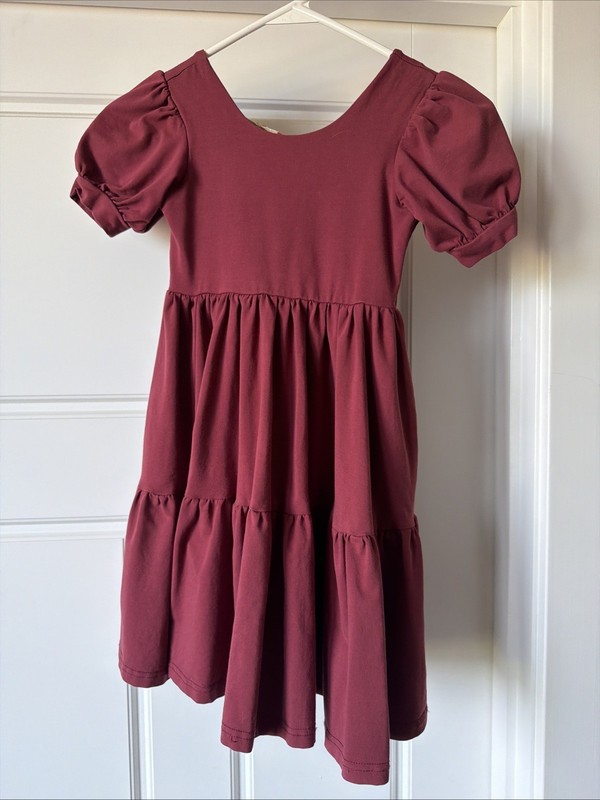 Ollie jay Girls Twirl Dress Size 6 Keyhole Back pockets