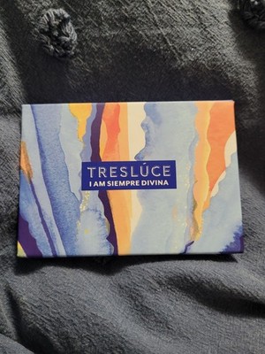 Tresluce Beauty I Am Siempre Divina Eyeshadow Palette