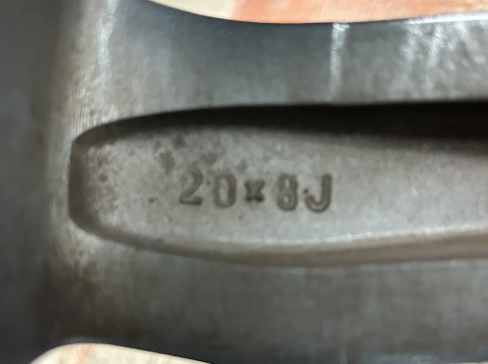 Rueda Lexus RX350 RX450H 2016 a 2022 OEM 20" 74338 426110E380 426110E360 Foto 3 de 4