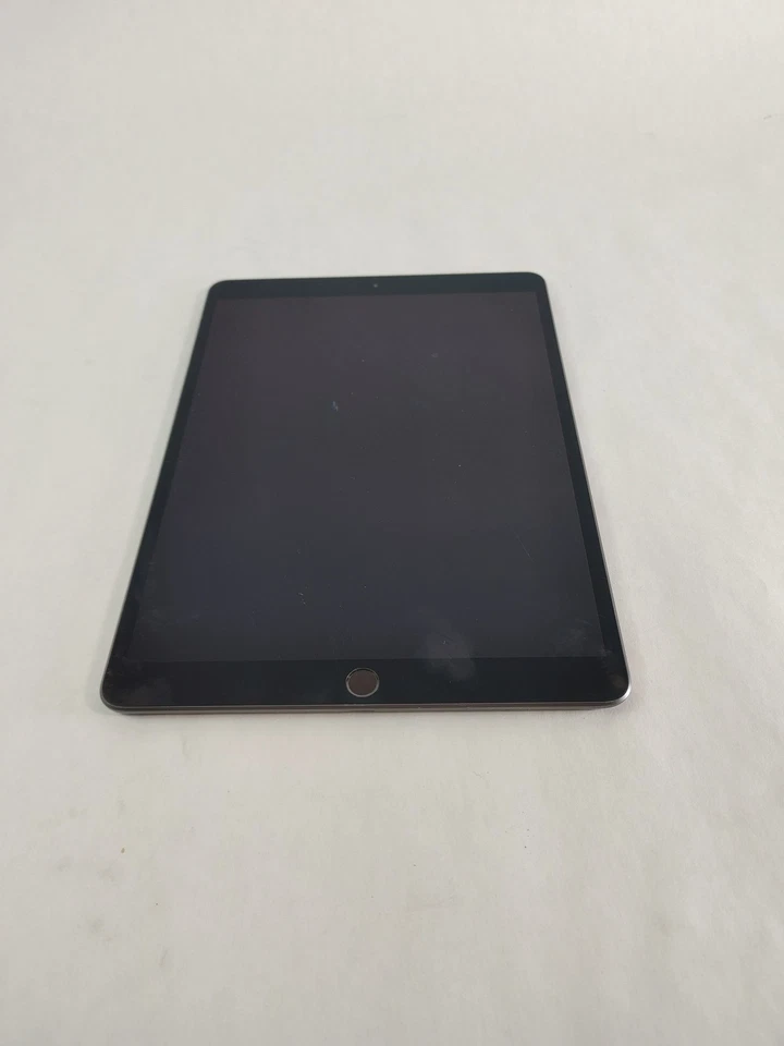 Apple iPad Air 3rd Gen A2153 64 GB iOS 26.0 (Wi-Fi + 4G) Unlocked - Image 2 of 4